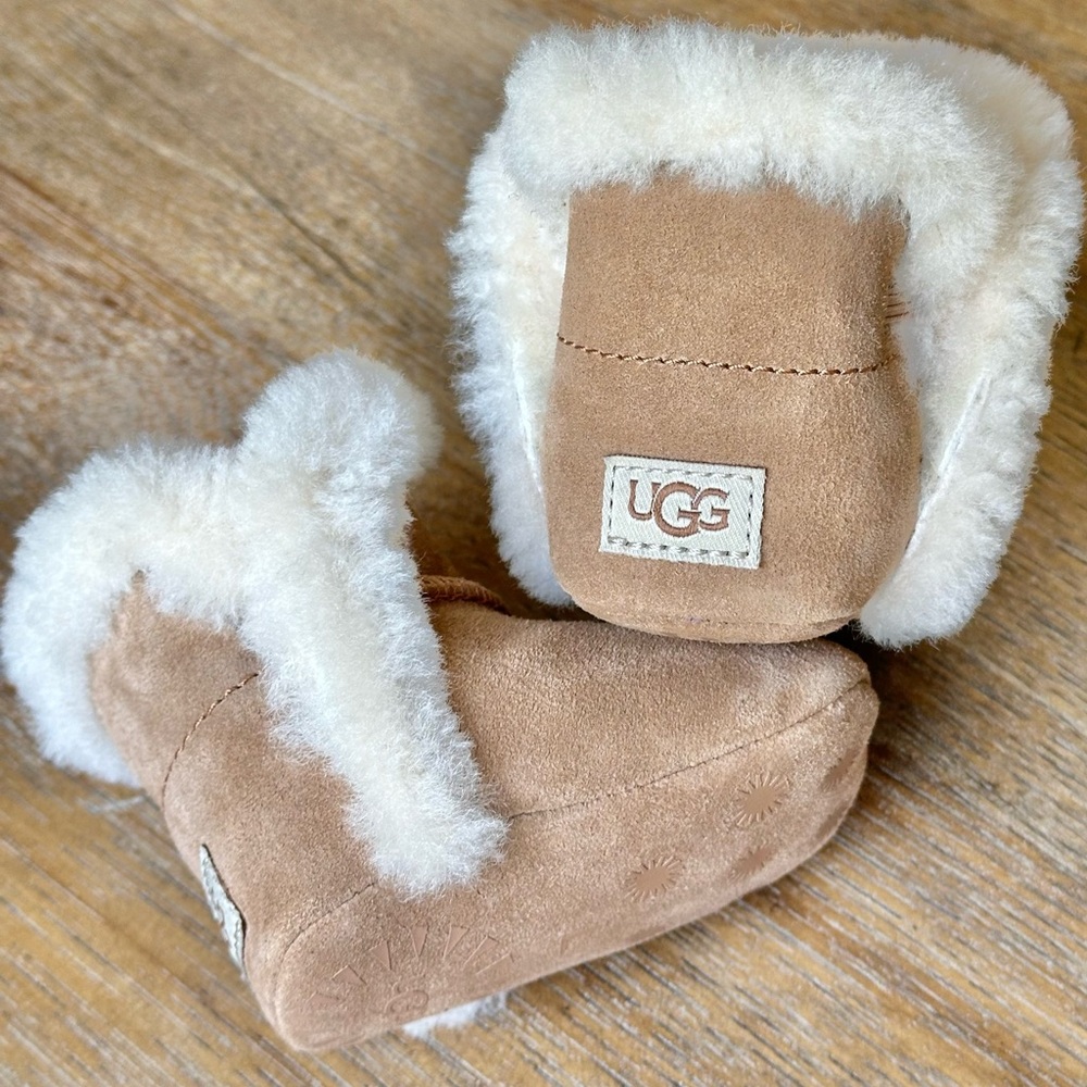 UGG Baby Lassen boots, size 0/1 (fits 0–6 months) - New in the box